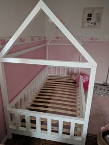 DIY Hausbett für Kinder 6